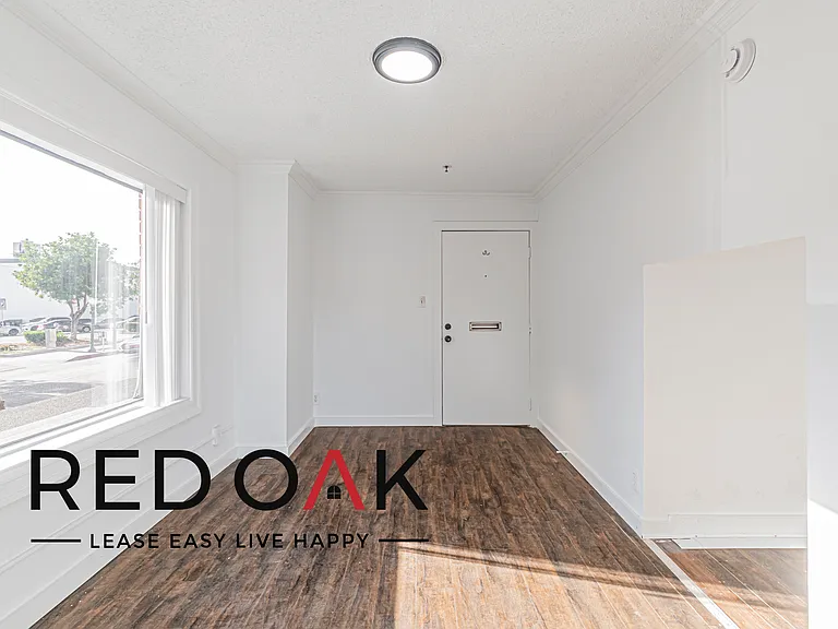 Charming Studio in The Heart Of Glendale — Photo 10