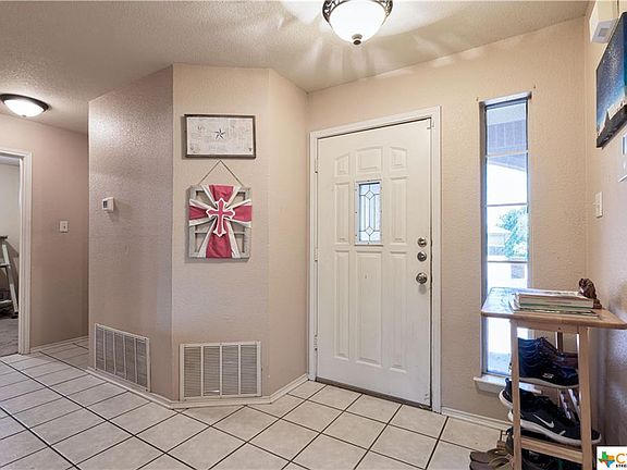 3rd image of 203 Mesquite Cir