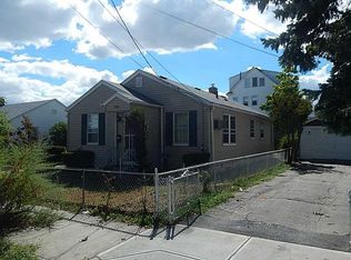 142 Cornwall St, Providence, RI 02908