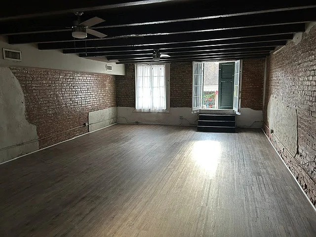 1 bed, 1000 sqft, $1,300 — Photo 3