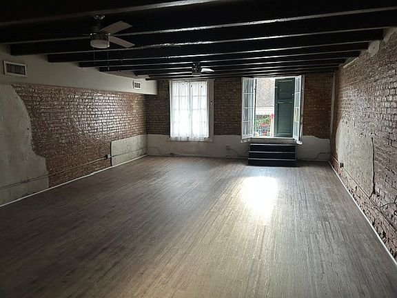 3rd image of 911 Decatur St #D