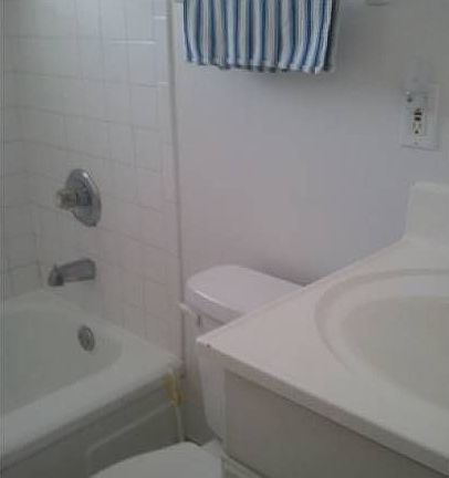 2nd image of 215 N East St