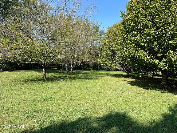 5th image of 2109 Sunny Ln