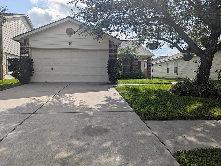 29218 Legends Valley Dr — Photo 2