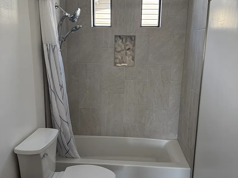 824 Elmwood Dr — Photo 7
