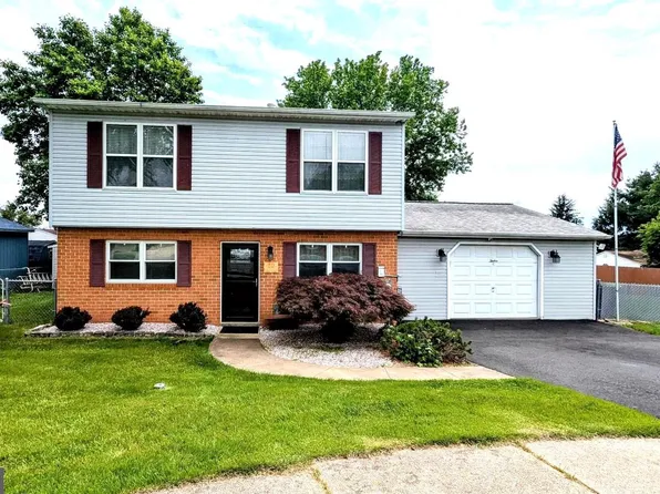 12 Rogers Cir, Newark, DE 19702