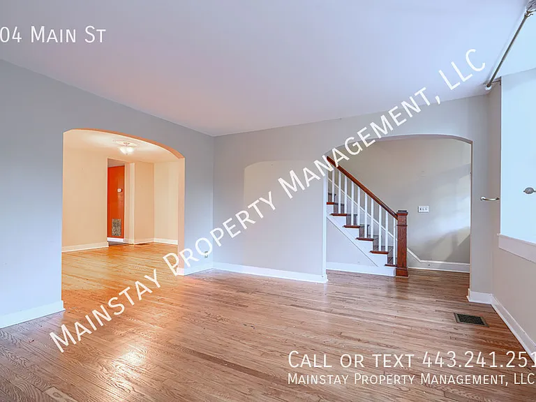 704 Main St — Photo 4