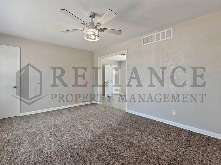 1562 Floberta St — Photo 6