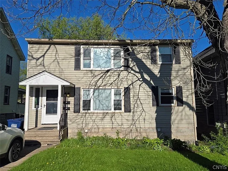 202-1 Stafford Ave — Photo 1