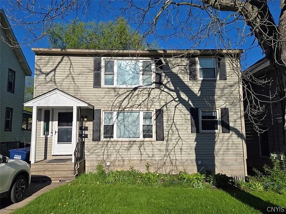 202-1 Stafford Ave