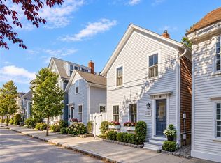 19 3rd St, Newport, RI 02840