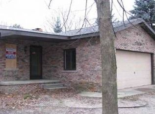 27926 Waltz Rd, New Boston, MI 48164