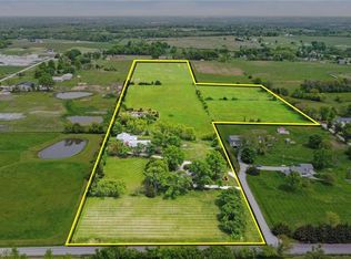 19864 211th St, Tonganoxie, KS 66086