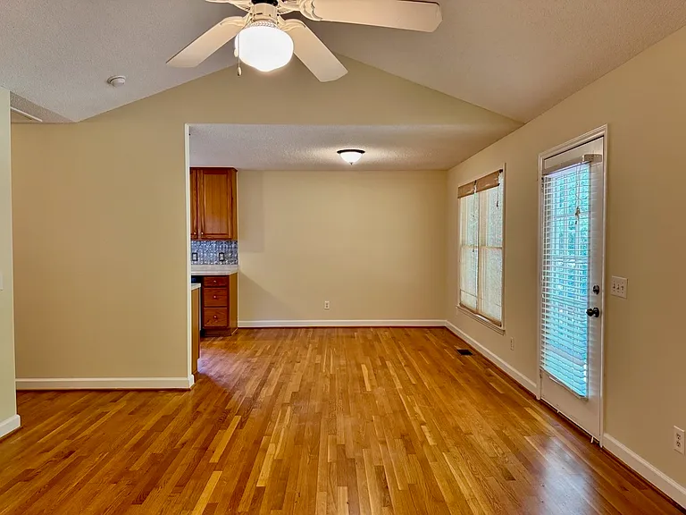 246 Rectory St — Photo 4