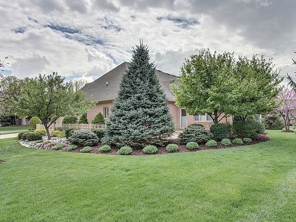 3rd image of 1580 Hazelwood Ct W