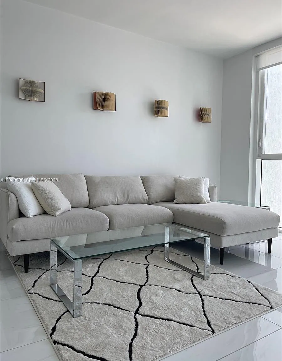 Vizcayne North Condo — Photo 1