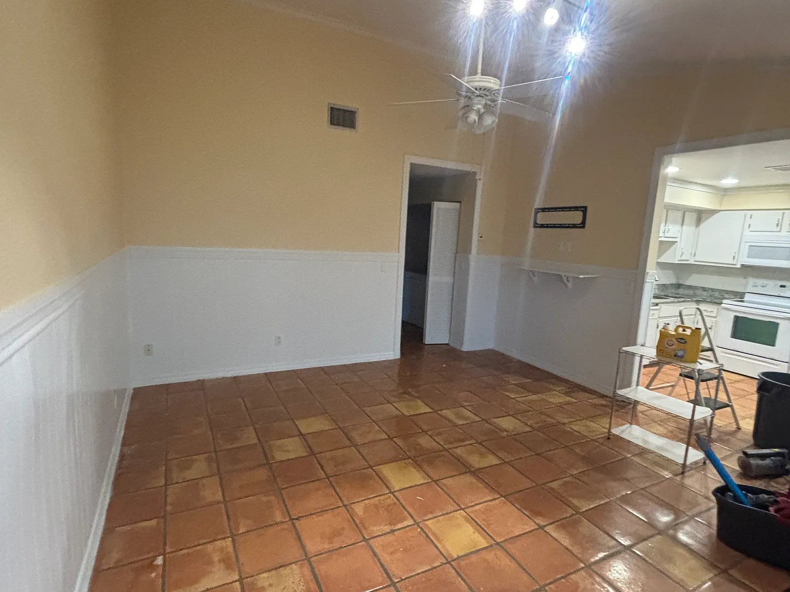 2 bed, 1011 sqft, $2,100 — Photo 2