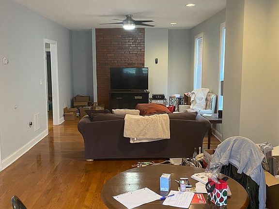 4th image of 728 N Sheridan Ave Floor 2
