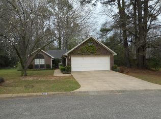 713 Saint James Pl, Nacogdoches, TX 75961