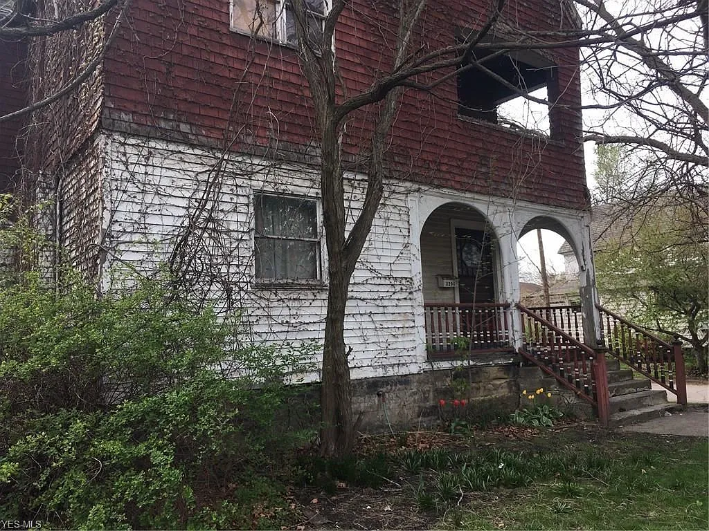 3290 E 55th St photo 1