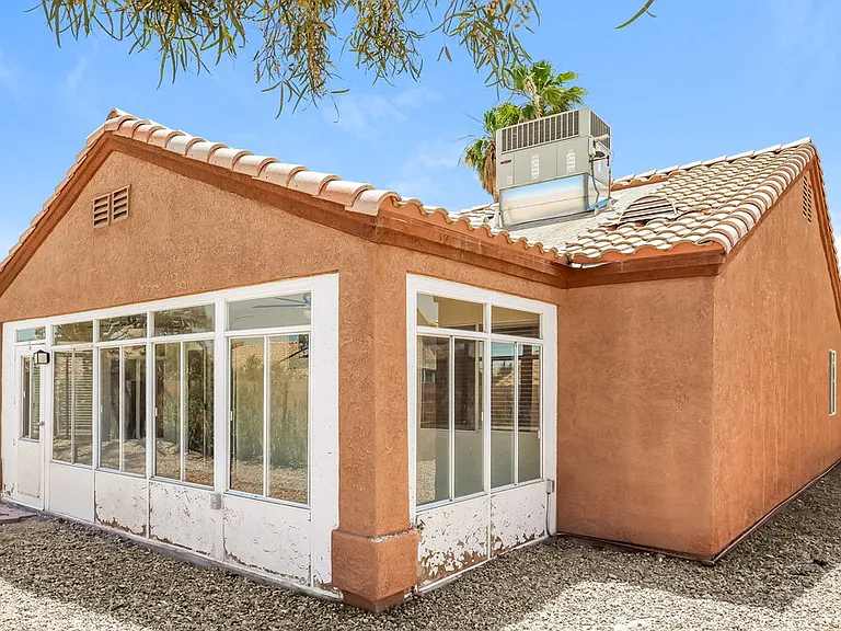 406 Aloha Dr — Photo 16