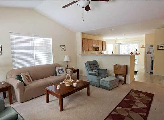 3rd image of 1000 Pine Bluff Dr