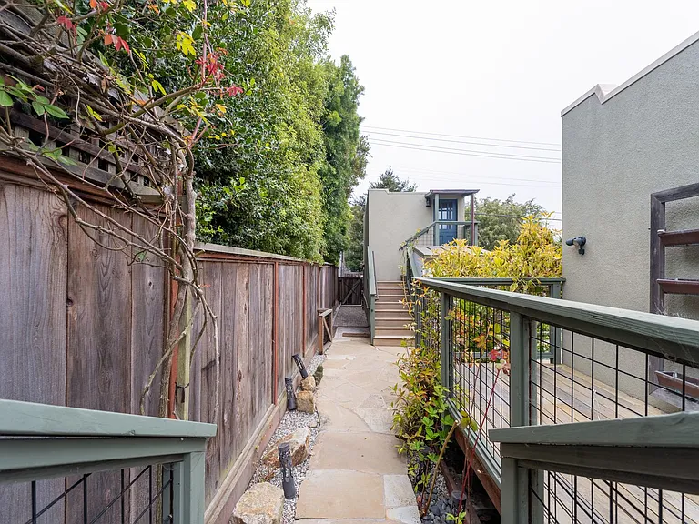 610 Forest Ave — Photo 53