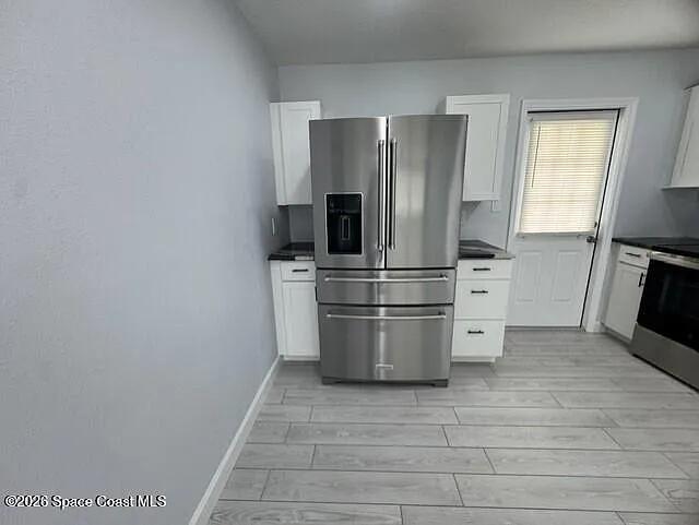 2137 Canterbury Ln — Photo 5