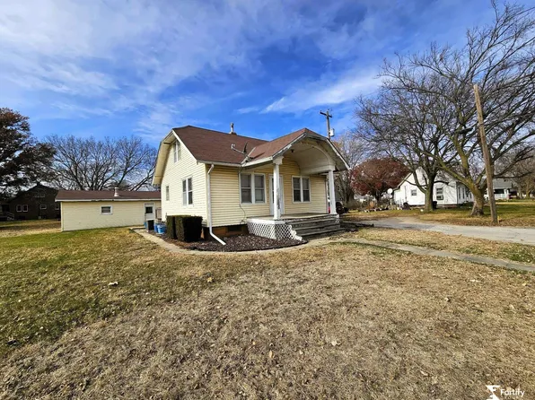 815 S Main St, Wilber, NE 68465