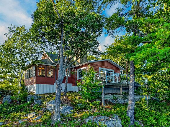 3rd image of 403 Healey Lake Rd