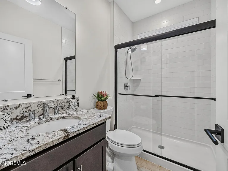 319 Tulip Ct — Photo 13