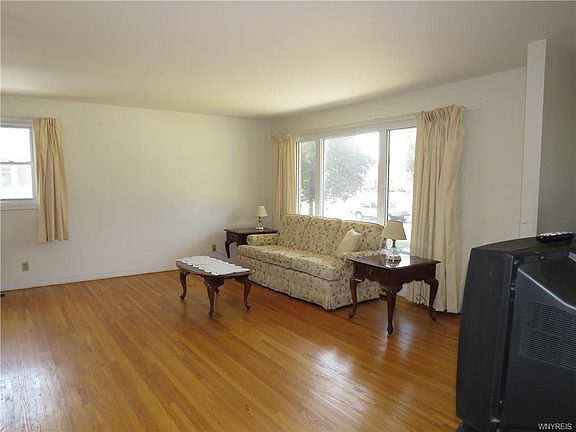 3rd image of 244 Pinewoods Ave
