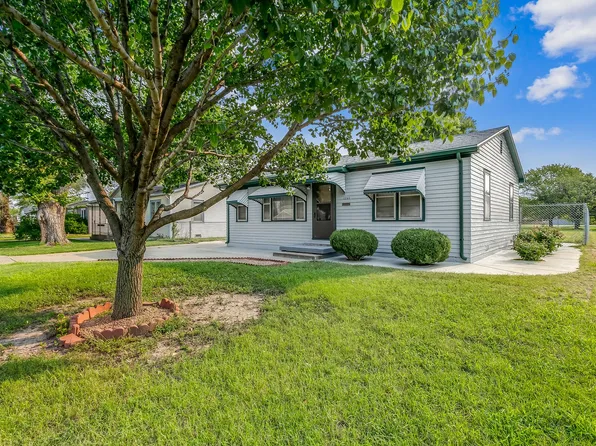 2060 S Bonn St, Wichita, KS 67213