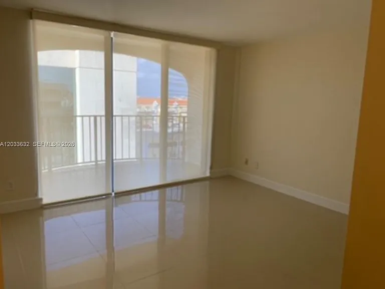 66 N Valencia Ave #Penthouse 2A — Photo 9