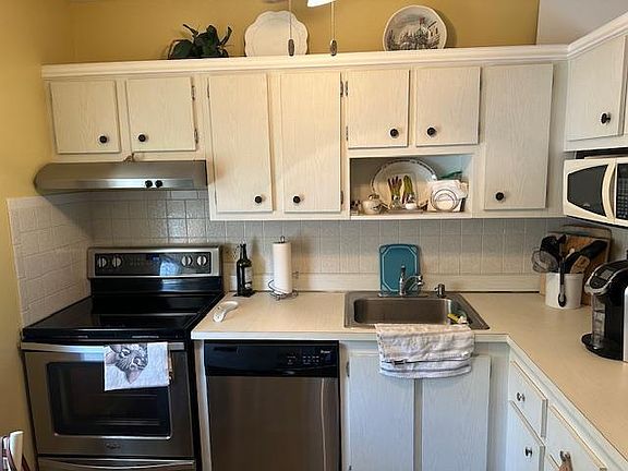 3rd image of 7500 NW 1st Street #208