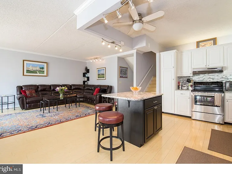 2301 Cherry St #3C — Photo 1