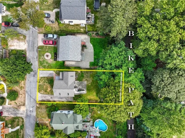 16 Mechanic St, South Kingstown, RI 02879