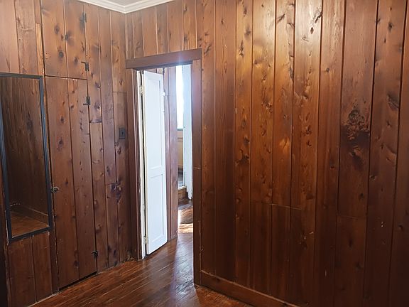5th image of 105 W Church St APT 4