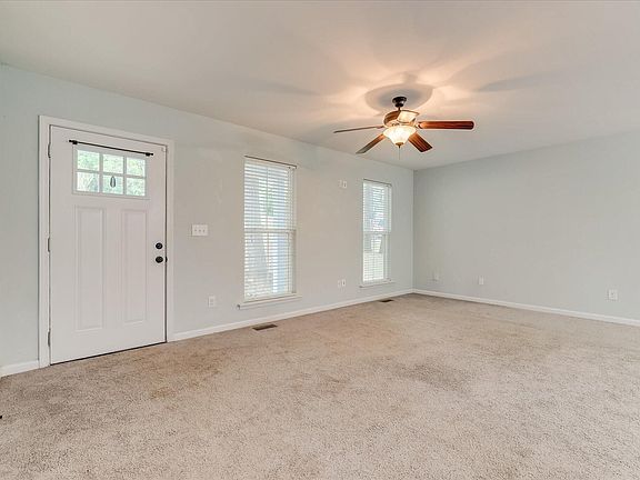 4th image of 605 Ridgefield Dr