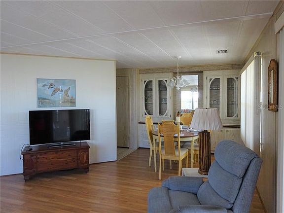 4th image of 2106 Oahu Dr