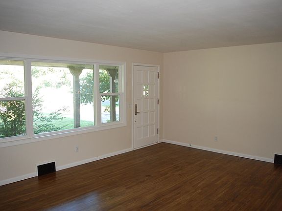 4th image of 2772 N Halstead St