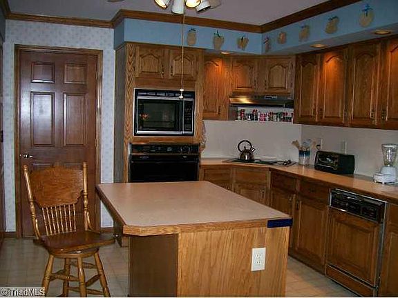 5th image of 103 Stafford Oak Dr