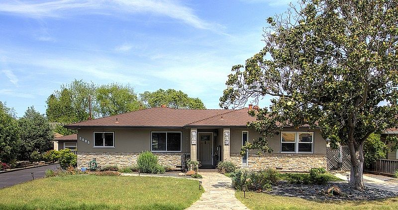 1st image of 3201 Finch Dr