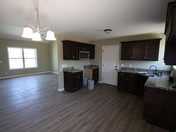 4th image of 267 Ester Ln