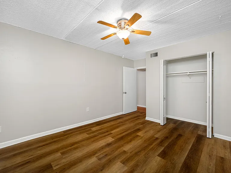3211 W De Leon St — Photo 27