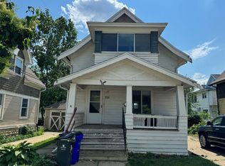 215 17th St NE, Cedar Rapids, IA 52402