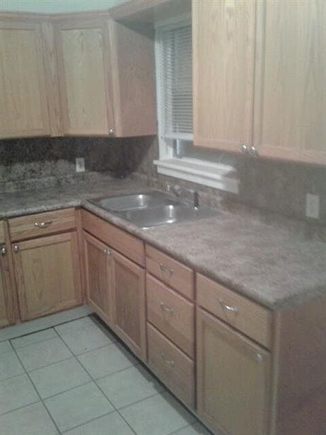 1st image of 2727 Parkridge St