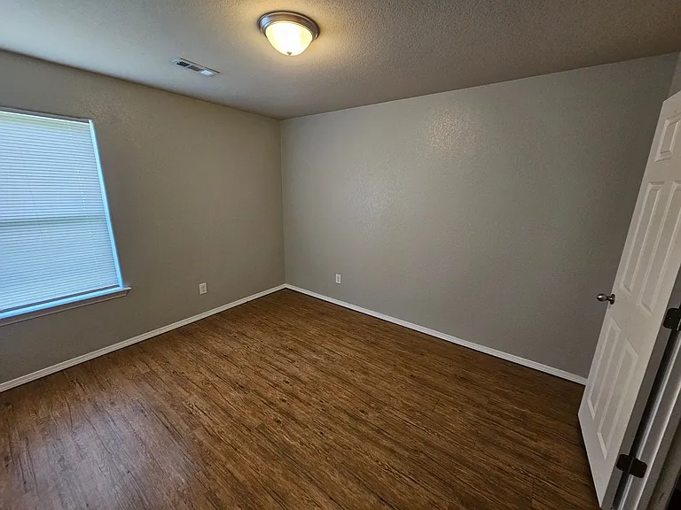 1164 S Oxbow Way — Photo 3