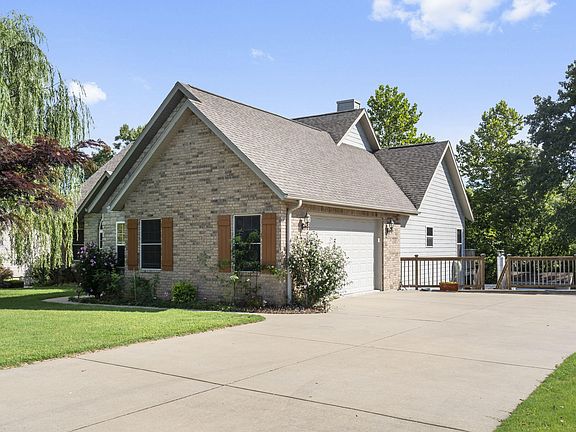 4th image of 17 Northwoods Drive