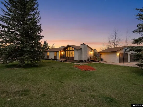 185 Mustang Dr, Bear River, WY 82930